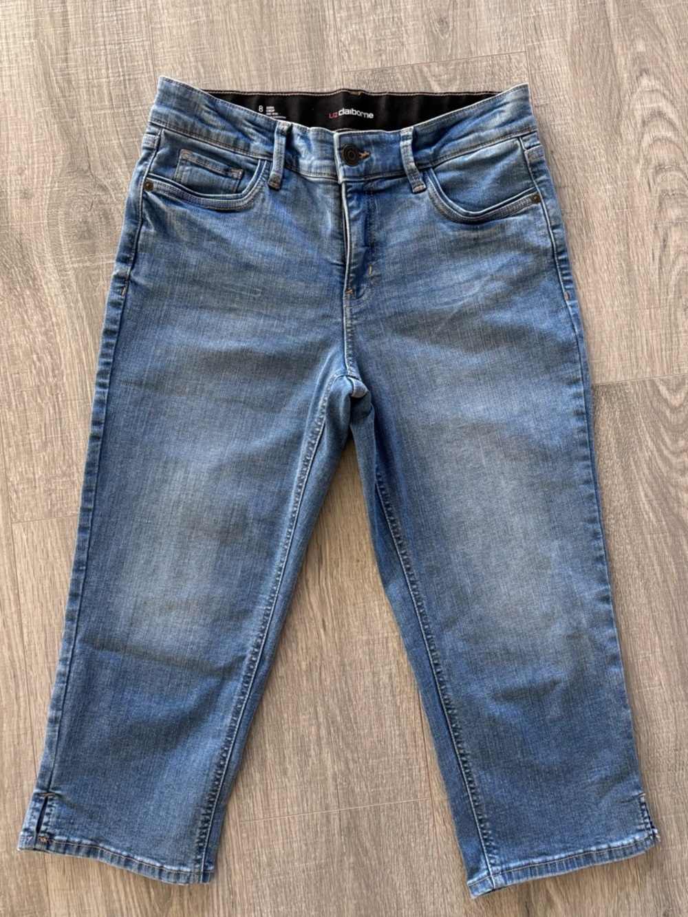 Like-new Liz Claiborne women’s denim Capri size 8